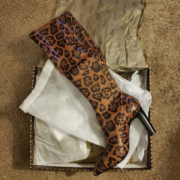 CHARLES BY CHARLES DAVID Dalton Camel Leopard Print Stretch Boots Womens 6 M - Picture 6 of 6